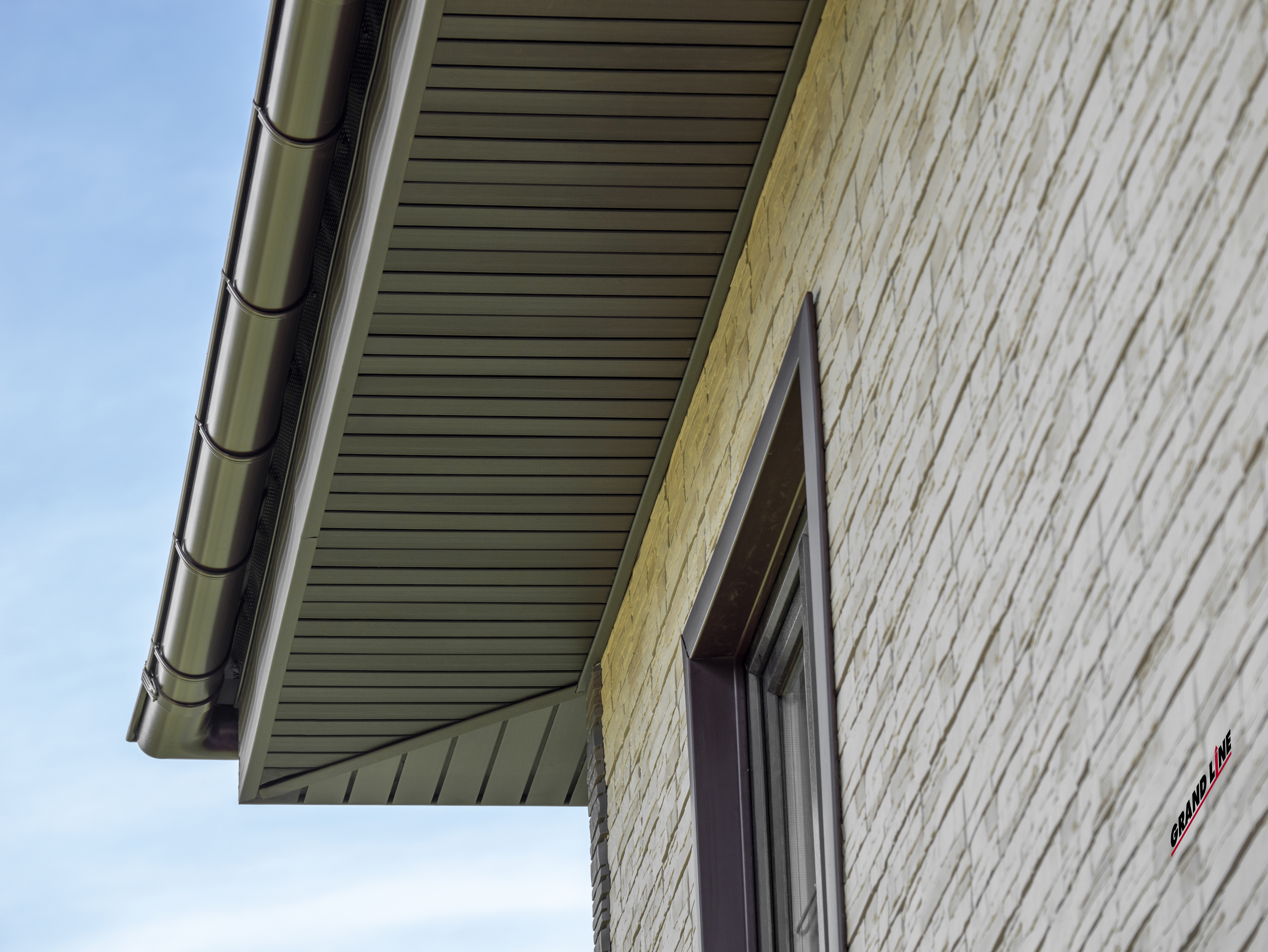 Софит Estetic Grand Line Классика со скрытой перфорацией коричневый (3,0м)